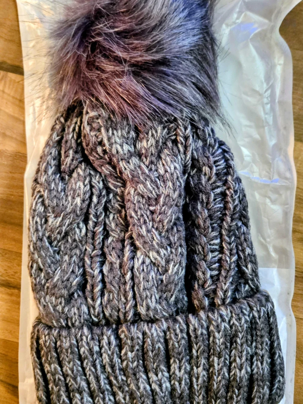 Women's Cable Knit Pom-Pom Beanie - Yellow